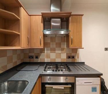 Brentwood Apartment | Cozy 2 Beds Brentwood Flat