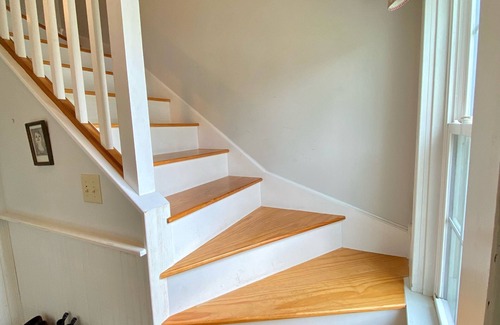 Walpole Apartment | Cozy 2 BR Apartment in Quaint New England Town