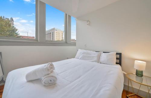 Downtown Louisville Apartment | Cozy 2-BR Loft in the Heart of Louisville #210