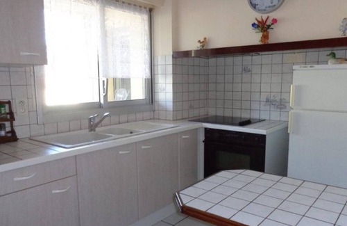 Amelie-les-Bains-Palalda Apartment | Cozy 2-Bedroom Apartment, Parking, 600m from Thermes, Amélie-les-Bains