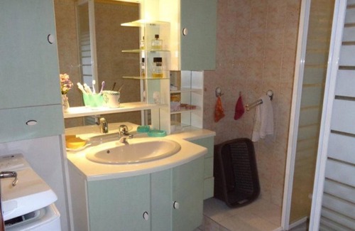 Amelie-les-Bains-Palalda Apartment | Cozy 2-Bedroom Apartment, Parking, 600m from Thermes, Amélie-les-Bains
