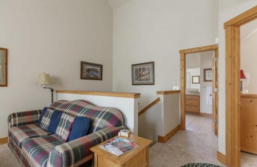 Driggs House | Cozy 2 level townhome with scenic views,