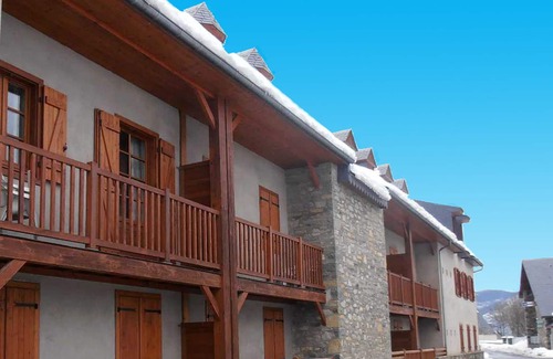 Vignec Apartment | Cozy 2-Room Apartment for 6 with Pool Access in Authentic Vignec Village