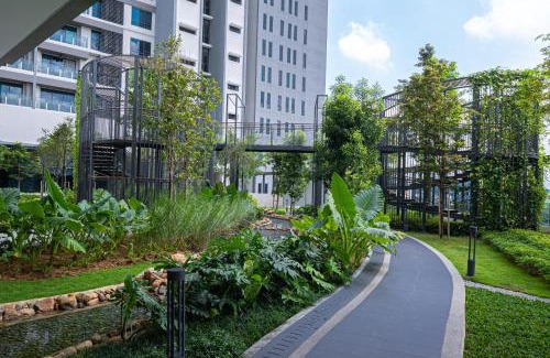 Kampung Haji Abdullah Hukum Apartment | Cozy 2B2B w Pool - 6 Pax - 5 min to Mid Valley Megamall