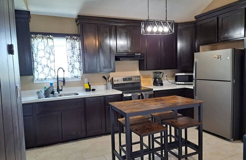 Monte Alto House | Cozy 2BD + 2BA house in Edinburg with Wi-Fi and AC