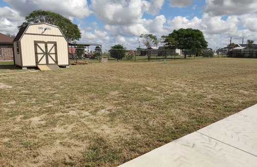 Monte Alto House | Cozy 2BD + 2BA house in Edinburg with Wi-Fi and AC