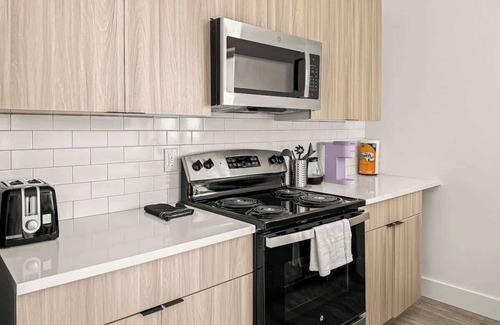 Olde Richmond Apartment | Cozy 2BD Apt | Fishtown | Gym & Pool