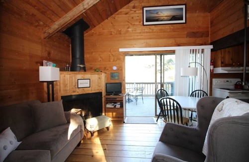 Wellfleet Cottage | Cozy 2BD+ Cottage-A/C, Pond View, Close to Everything