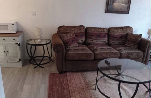 Wasilla Apartment | Cozy 2BD House unit 2 Med district