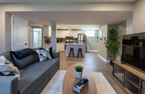 Cornwall Apartment | Cozy 2BDR Lots Of Amenities