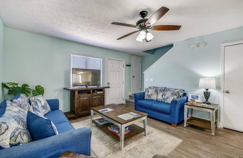 Panama City Beach House | Cozy 2BR 1,5BA Condo at Gulf Highlands - 5 Min Walk to Beach! With 11 Pools!
