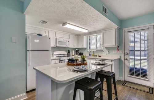 Panama City Beach House | Cozy 2BR 1,5BA Condo at Gulf Highlands - 5 Min Walk to Beach! With 11 Pools!