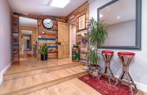 Westbury on Trym Apartment | Cozy 2BR apartment w/sauna & patio garden