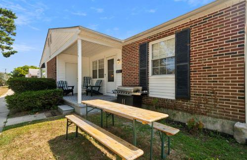 Village Green Apartment | Cozy 2BR Condo - Beachside Bliss with Yard Space condo