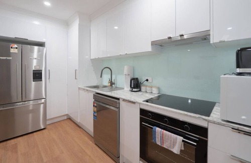 Lota House | Cozy 2BR Home&Outdoor Deck, Walk to the Beach M10