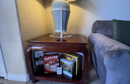 Sunrise Manor House | Cozy 2BR House - Las Vegas, NV - 10 Minutes away from the Las Vegas Strip!