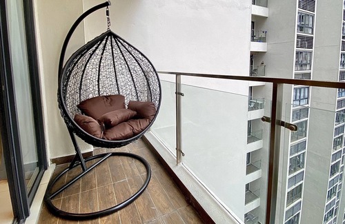Central District Condo | Cozy 2BR Muji Gem: Beach Escape with Blazing Fast WiFi, Just 2 Mins to the Beach