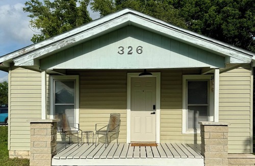 Winfield House | Cozy 2BR- On Southwestern Campus