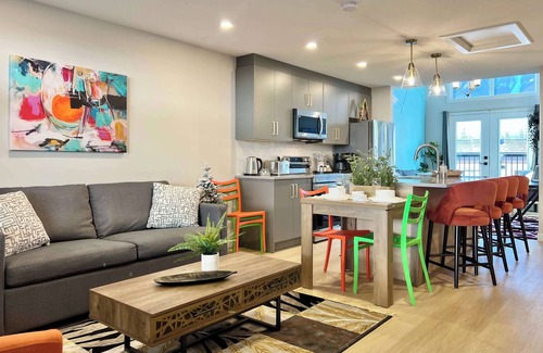 Harvie Heights Apartment | Cozy 2BR Retreat with Stunning Views of Rundle MT
