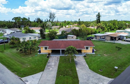 Warm Mineral Springs House | Cozy 2BR Retreat Minutes from Warm Mineral Springs