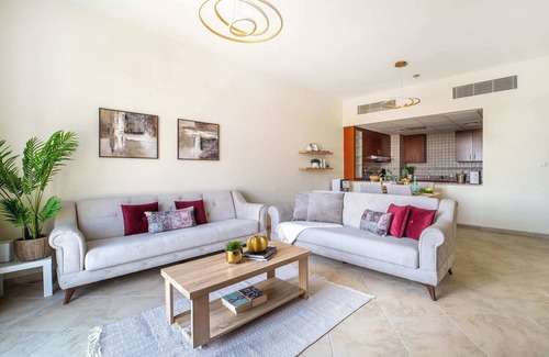 Motor City Apartment | Cozy 2BR w Peaceful Community Views in Motor City
