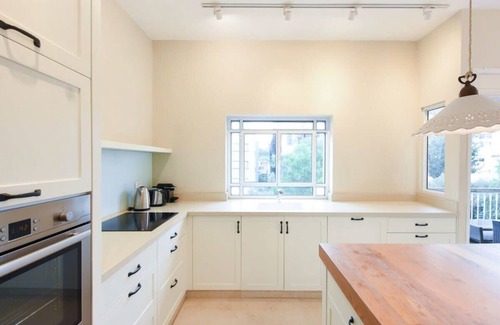 Tel Aviv City Center Apartment | Cozy 2BR with Balcony in Ben Gurion by HolyGuest