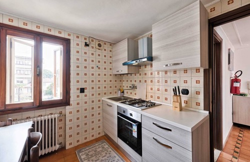 Marghera Apartment | Cozy 2nd floor apartment with terrace