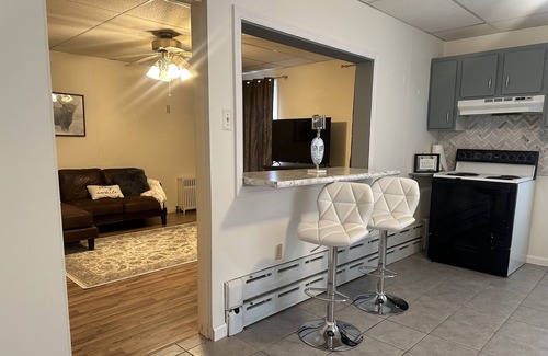 Middleburg Apartment | Cozy 2nd floor brick apartment. Walking distance -Charles Park, pond & dog park