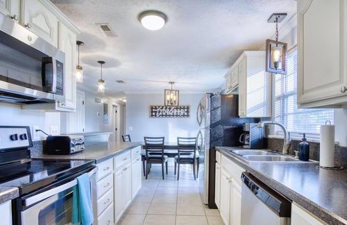 Orange Park House | Cozy 3/2 in Orange Park, Pet Friendly.