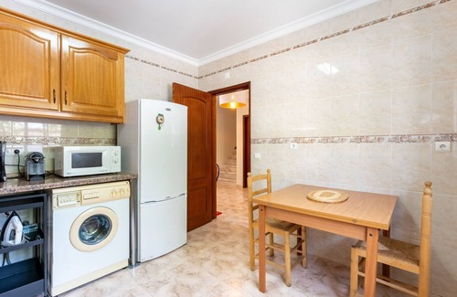 Manta Rota House | Cozy 3 BDR House Duplex With Patio by LovelyStay