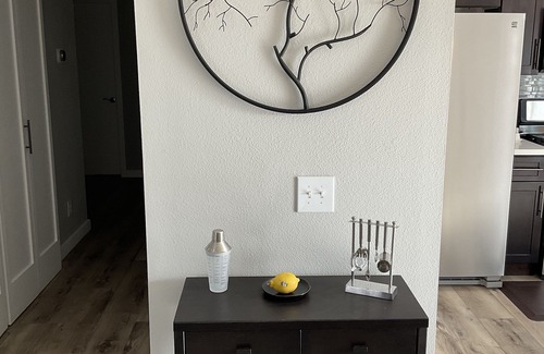 Blythe House | Cozy 3 bed 2 bath home, newly updated, Garage, Wifi