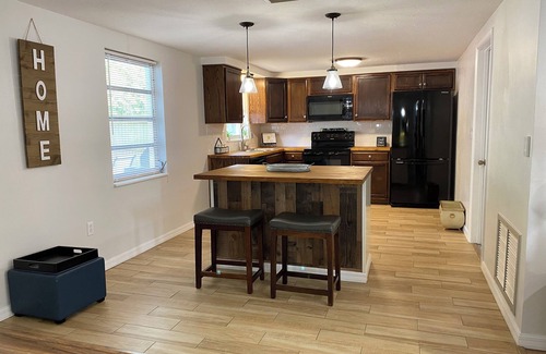 Tanglewood Terrace House | Cozy 3-bed home close to beautiful beaches.