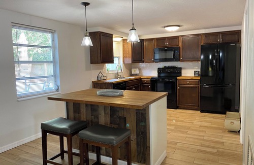 Tanglewood Terrace House | Cozy 3-bed home close to beautiful beaches.