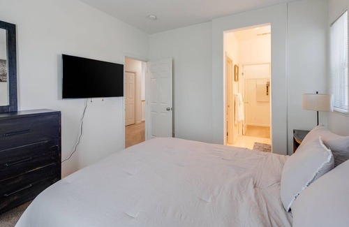South San Jose House | Cozy 3 Bedroom, 2.5 Bath, Large Patio, Fireplace