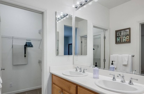 South San Jose House | Cozy 3 Bedroom, 2.5 Bath, Large Patio, Fireplace