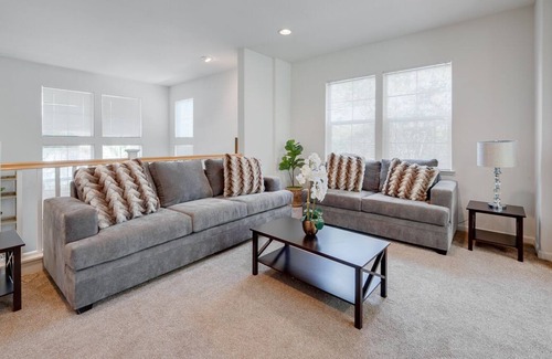 South San Jose House | Cozy 3 Bedroom, 2.5 Bath, Large Patio, Fireplace
