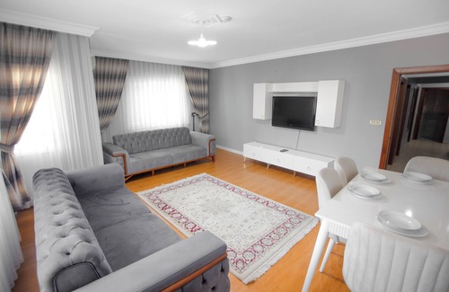 Sisli Apartment | Cozy 3-bedroom apartment in amazing Istanbul with AC, WiFi