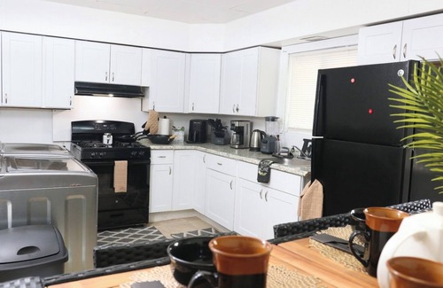 Kingston House | Cozy 3 bedroom apartment in the heart of the Wyoming Valley