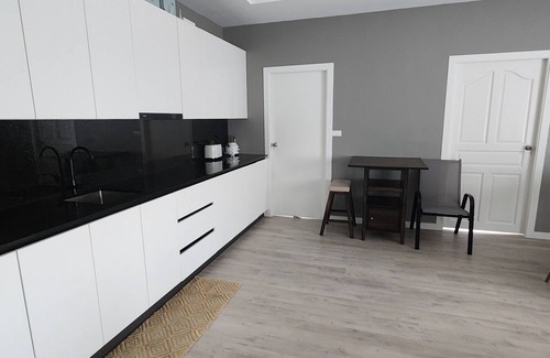 Talat Yai Condo | Cozy 3-bedroom condo with AC & Big balcony, nice view in PK Town
