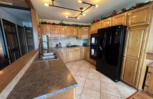 Angel Fire Cabin | Cozy 3-Bedroom Cabin W/Fitness Room, Just 2 Blocks from Angel Fire Ski Lifts!