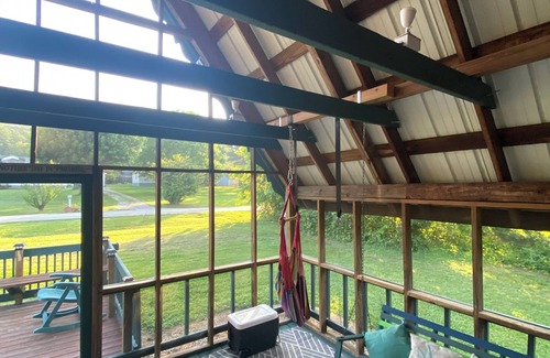 Farmers Cabin | Cozy 3-bedroom cabin with all the amenities two miles from Cave Run Lake.