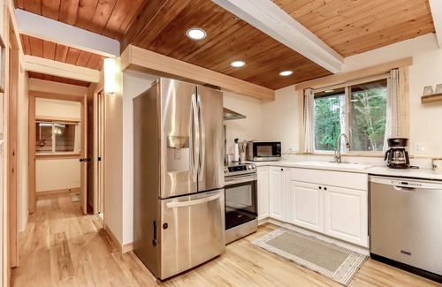 Packwood Cabin | Cozy 3 bedroom cabin-with sounds of the creek and river.