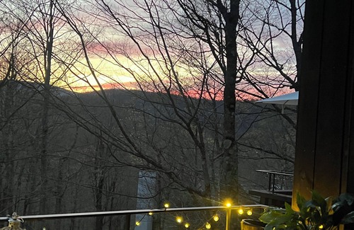 Plymouth Condo | Cozy 3-bedroom condo located in Plymouth, VT .n12 miles to Okemo mountain-