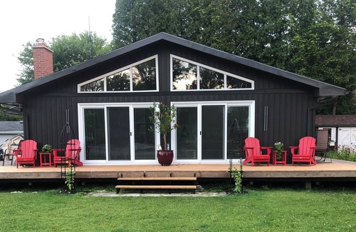 Turkey Point House | Cozy 3-Bedroom Cottage in Turkey Point, close to beach, hiking & biking trails