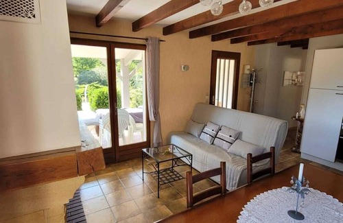 Lacapelle-Biron Villa | Cozy 3 bedroom villa with a swimming pool in village of Lacapelle Biron.
