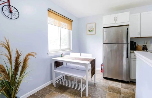 Mitchell House | Cozy 3-Bedroom Home in Ann Arbor