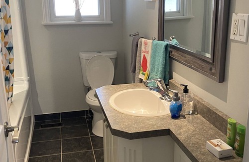 Hamilton House | Cozy 3 bedroom home on West Mountain!