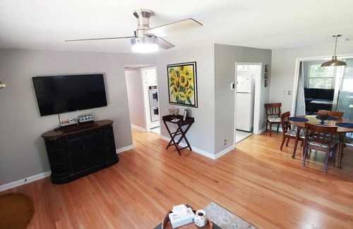Orange Park House | Cozy 3-bedroom home with WiFi, AC in charming quiet part of Orange Park.