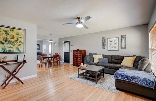 Orange Park House | Cozy 3-bedroom home with WiFi, AC in charming quiet part of Orange Park.