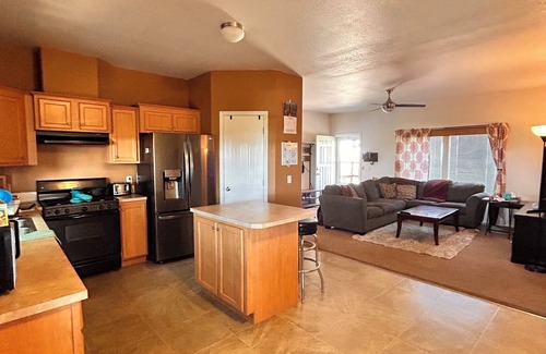 Springer House | Cozy 3 bedroom house in peaceful location